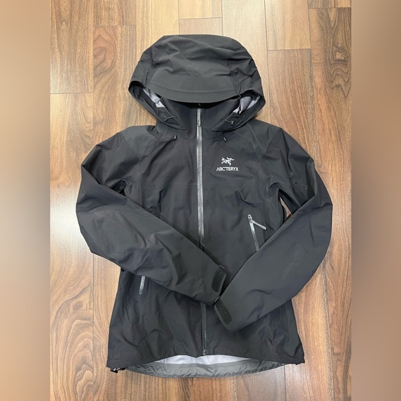 Women’s Arc’teryx Beta AR - Picture 3 of 12